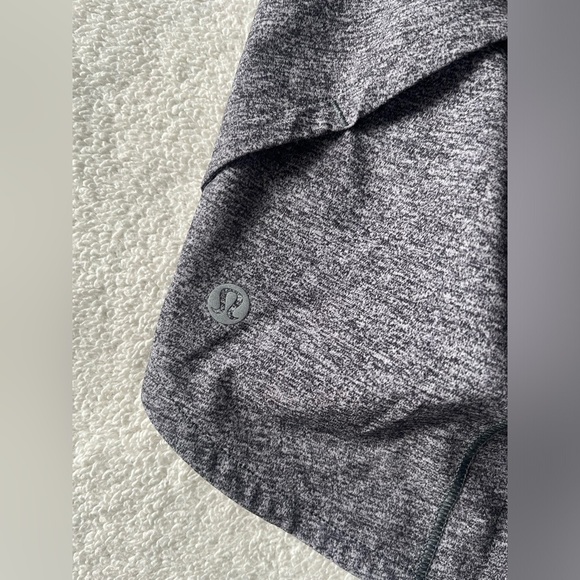 Lulemon Speed Up Low-Rise Lined Short, 2.5 inches, Sz 12. Gray Black - Picture 5 of 8
